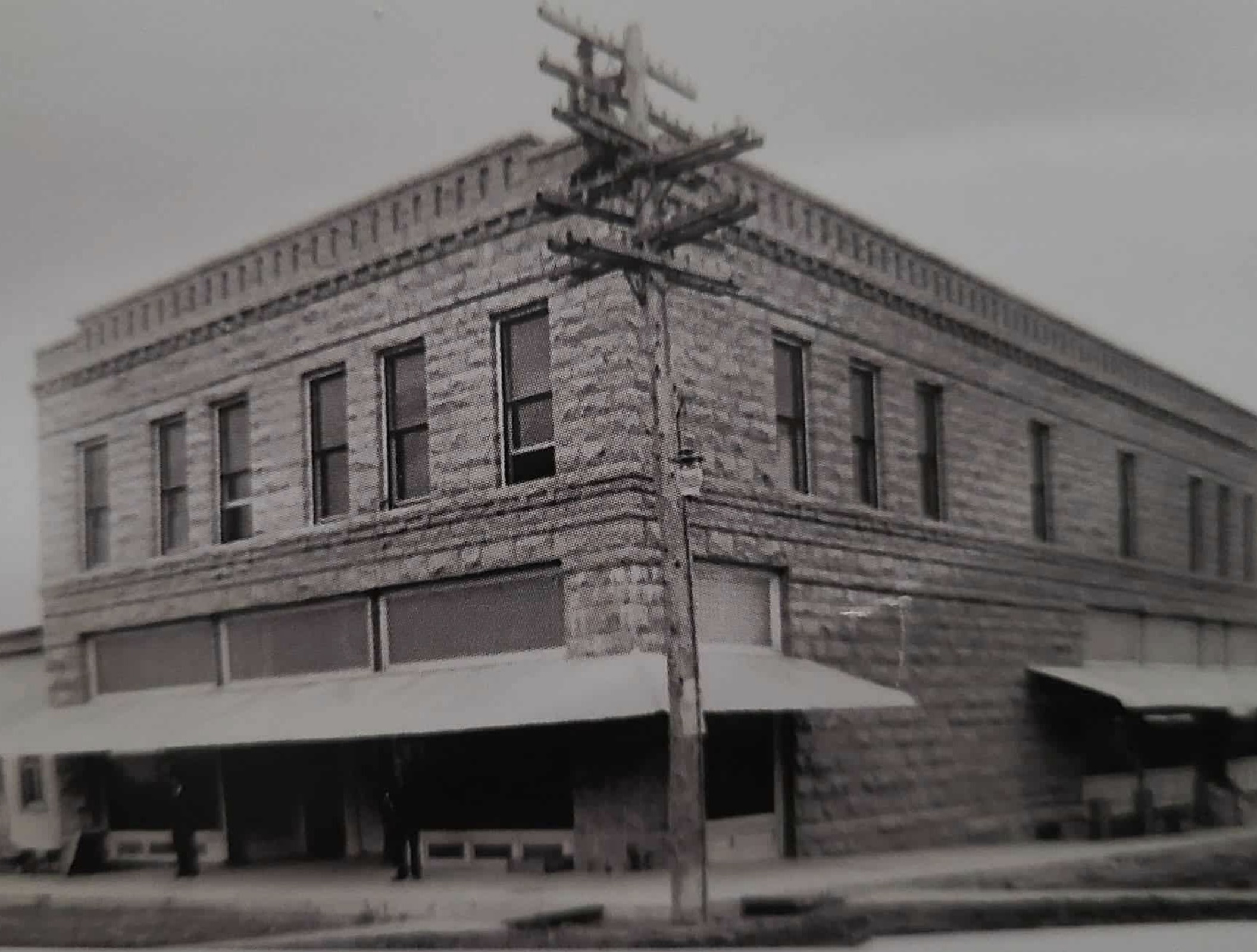 Historic photo of the Quartzite Apartments building in Garretson, SD, circa 1908